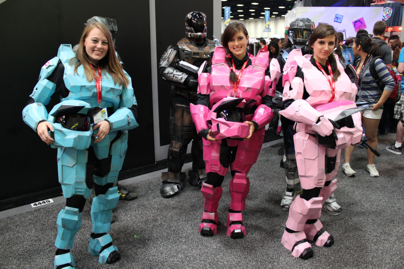 Illustration for article titled The Cosplay of Comic-Con - Day Two: Tinker, Yoshi, Birdo, Spy